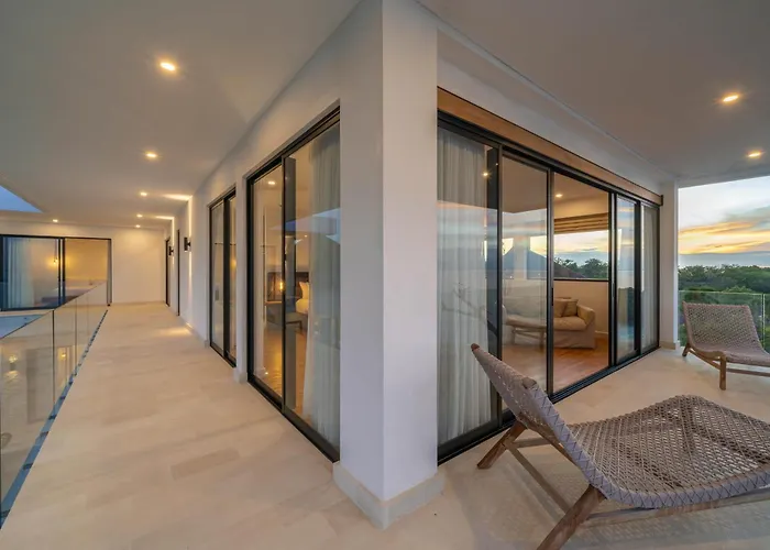 Namaskar - Iconic 5br Cliff - 180° Ocean View ヴィラ
