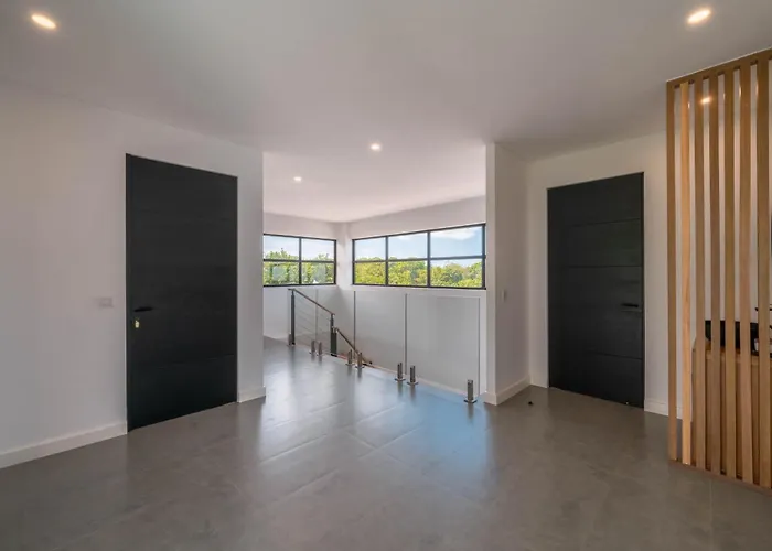 Namaskar - Iconic 5br Cliff - 180° Ocean View *